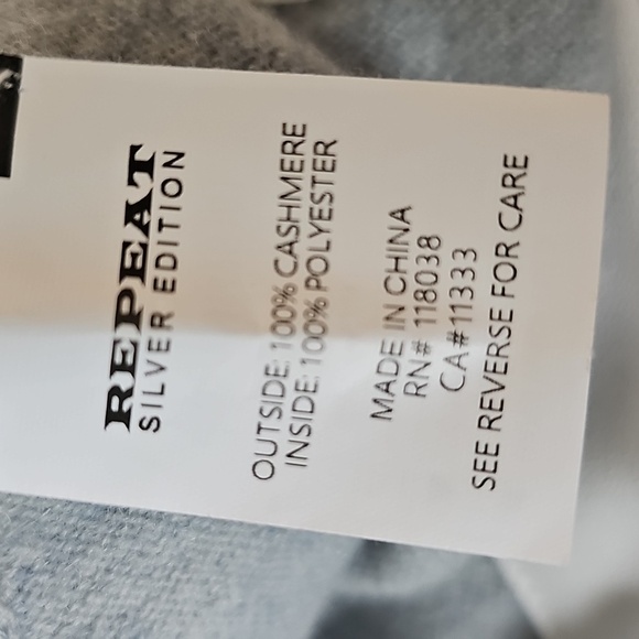 REPEAT SILVER ADITION Gray Women's Cashmere Sweater, with White Trimed Botton M - Picture 9 of 9